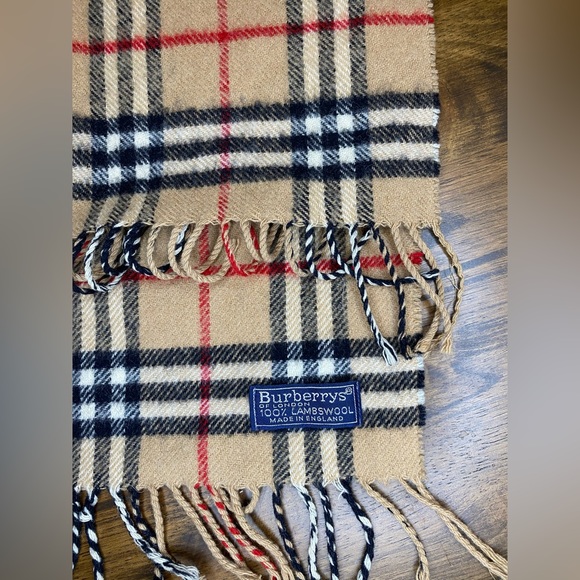 Vintage Luxury Burberry Plaid Classic Scarf - Picture 3 of 8